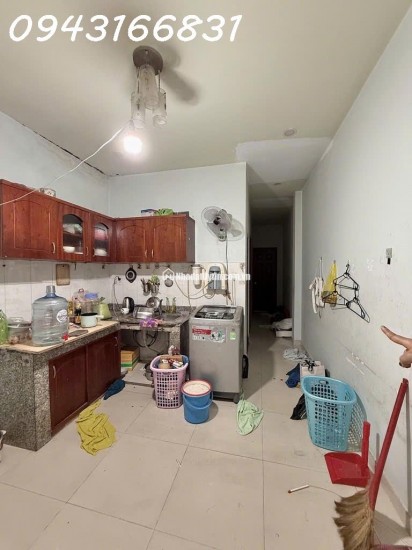 Bán nhà mặt phố Lạc Long Quân, Tân Bình: 140m2, 4 tầng, 6PN, vị trí vàng kinh doanh, sổ hồng chính chủ, giá chỉ 25 tỷ!